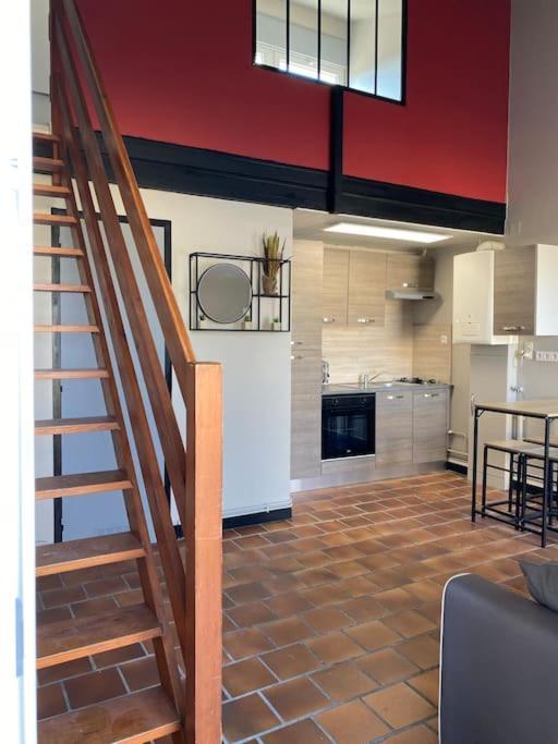 Studio Duplex Meuble Avec Place De Parking Surgères Exterior foto